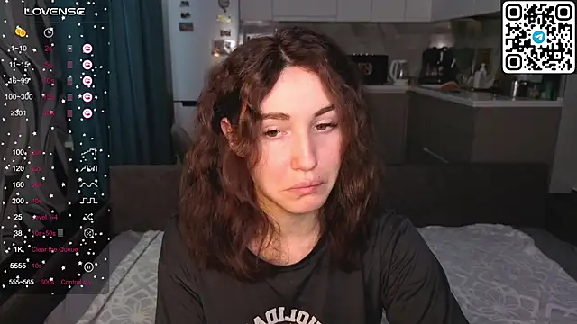 Snapshot of Alena_MellS chatting on December 2025 09:04:02 AM Alena MellS online show from December 2025 09:04:02 AM