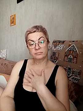 Snapshot of Bastet422111 chatting on February 2026 09:42:02 AM Bastet422111 online show from February 2026 09:42:02 AM