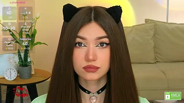 oliviaah  online show from April 2026 03:15:02 PM