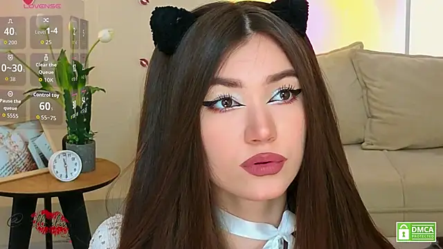 oliviaah  online show from April 2026 03:18:01 PM