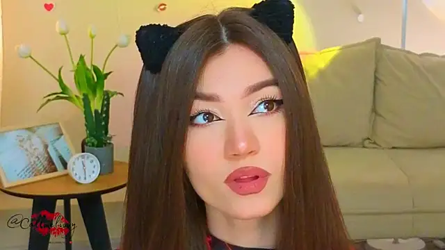 oliviaah  online show from April 2026 03:19:02 PM