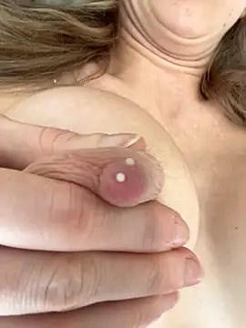 Snapshot of CelestialRuby chatting on November 2025 05:57:01 PM CelestialRuby online show from November 2025 05:57:01 PM