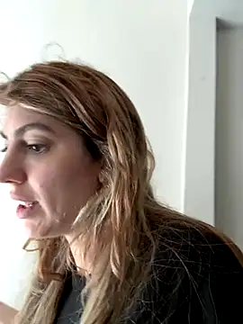 Snapshot of CelestialRuby chatting on November 2025 04:01:02 PM CelestialRuby online show from November 2025 04:01:02 PM