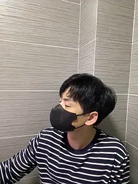 kimze7 online show from April 2026 03:40:02 PM