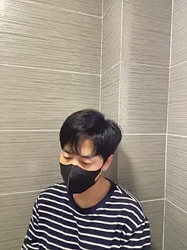 kimze7 online show from April 2026 10:57:02 PM