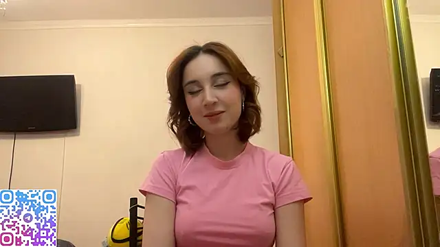 StacieLaudadio online show from December 2025 02:12:02 PM