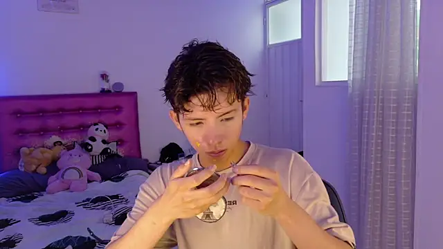 Dani Dancer online show from April 2026 08:37:02 PM