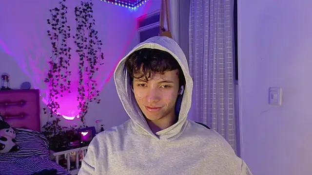 Snapshot of Dani_Dancer chatting on June 2026 01:22:01 AM Dani Dancer online show from June 2026 01:22:01 AM