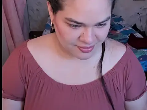 Snapshot of NinaFuentes2X chatting on May 2026 04:27:02 AM NinaFuentes2X online show from May 2026 04:27:02 AM