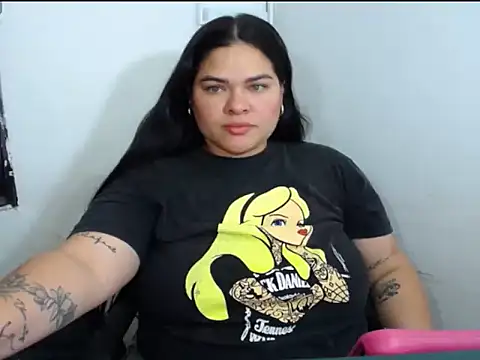 Snapshot of NinaFuentes2X chatting on July 2026 03:18:01 AM NinaFuentes2X online show from July 2026 03:18:01 AM