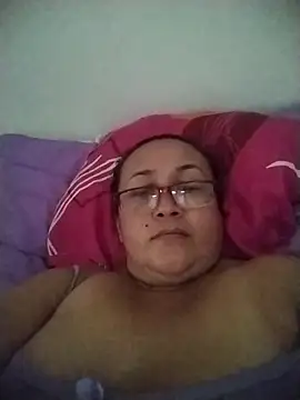 Nini Love  online show from April 2026 08:22:02 PM