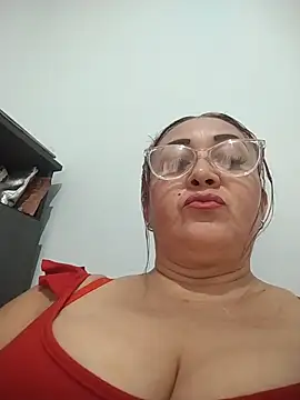 Nini Love  online show from February 2026 10:21:02 PM