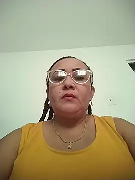 Snapshot of Nini_Love_ chatting on January 2026 02:53:01 PM Nini Love online show from January 2026 02:53:01 PM