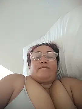 Nini Love  online show from February 2026 01:56:01 PM