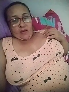 Nini Love  online show from April 2026 12:42:01 PM