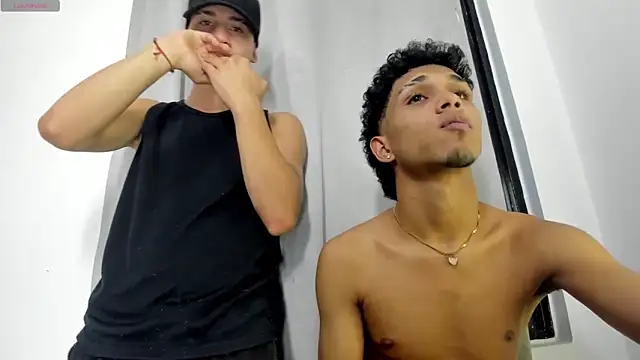 Snapshot of angel_boy_sex chatting on December 2025 09:54:02 PM angel boy sex online show from December 2025 09:54:02 PM