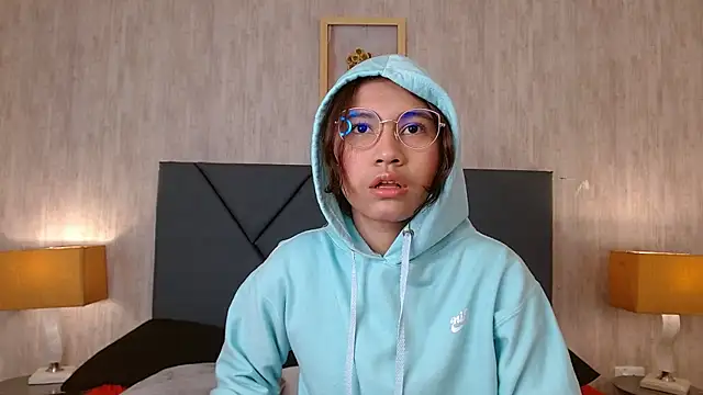 Xaander  online show from January 2026 03:21:01 AM