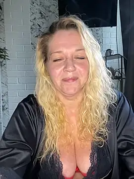 JenniferCarmen online show from May 2026 11:52:01 AM