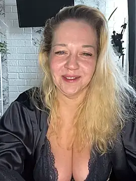 JenniferCarmen online show from April 2026 03:52:02 AM