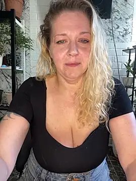JenniferCarmen online show from June 2026 02:05:02 AM