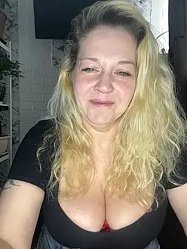 JenniferCarmen online show from April 2026 04:19:01 AM