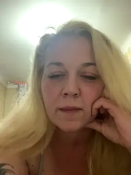 JenniferCarmen online show from December 2025 01:24:02 PM