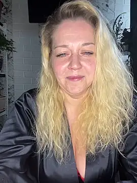 JenniferCarmen online show from April 2026 10:22:01 AM