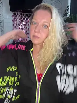 JenniferCarmen online show from February 2026 10:15:01 AM