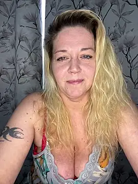 JenniferCarmen online show from April 2026 07:09:01 AM