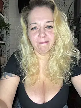 JenniferCarmen online show from April 2026 02:24:01 AM