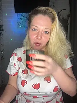 JenniferCarmen online show from April 2026 07:18:01 PM