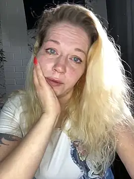 JenniferCarmen online show from May 2026 02:15:01 AM