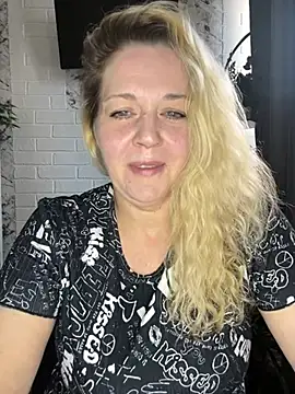 JenniferCarmen online show from April 2026 07:02:02 AM