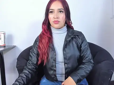 Snapshot of IssysLeBlanc chatting on December 2025 04:17:02 AM IssysLeBlanc online show from December 2025 04:17:02 AM