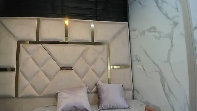 IssysLeBlanc online show from January 2026 08:51:02 AM