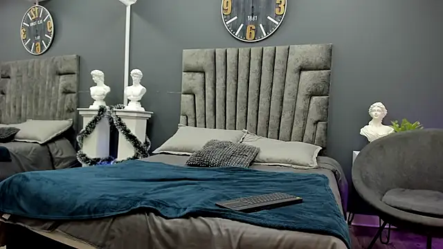 kevin  warhol online show from December 2025 04:17:02 AM