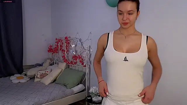 springloveee online show from February 2026 06:50:01 PM