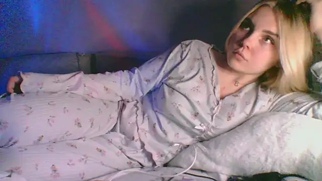 Snapshot of kit_katiki1 chatting on December 2025 01:54:02 AM kit katiki1 online show from December 2025 01:54:02 AM