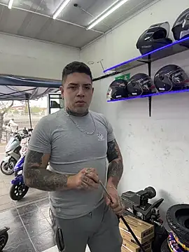 Snapshot of Marlokeo69 chatting on December 2025 05:41:02 PM Marlokeo69 online show from December 2025 05:41:02 PM