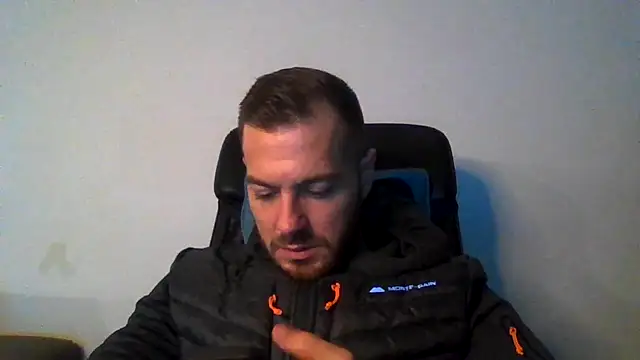 Snapshot of cheekycherryx chatting on December 2025 02:05:01 AM cheekycherryx online show from December 2025 02:05:01 AM