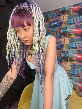 Tattoo  Moon online show from June 2026 01:22:02 AM