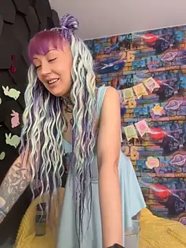 Tattoo  Moon online show from April 2026 12:03:01 AM