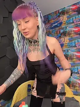Tattoo  Moon online show from April 2026 10:47:02 PM
