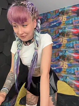 Tattoo  Moon online show from May 2026 04:07:02 AM