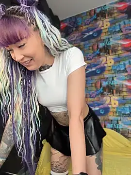 Tattoo  Moon online show from May 2026 01:24:01 AM