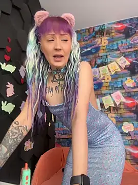 Tattoo  Moon online show from April 2026 12:01:01 AM