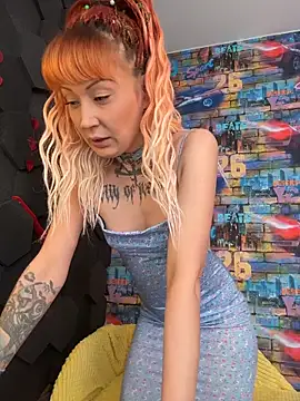 Tattoo  Moon online show from March 2026 01:29:02 AM