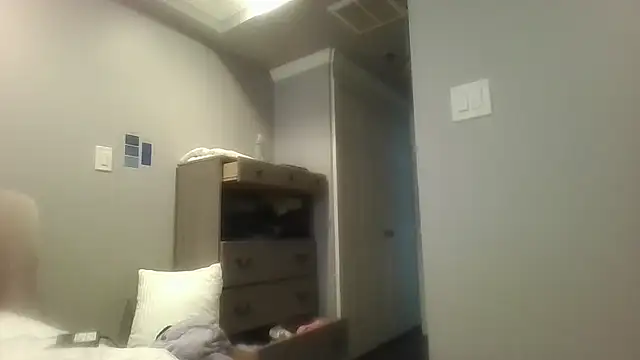 Snapshot of BeefyNcloudy chatting on December 2025 04:13:01 PM BeefyNcloudy online show from December 2025 04:13:01 PM