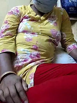 Snapshot of Cute-couple-2 chatting on December 2025 02:10:02 PM Cute-couple-2 online show from December 2025 02:10:02 PM