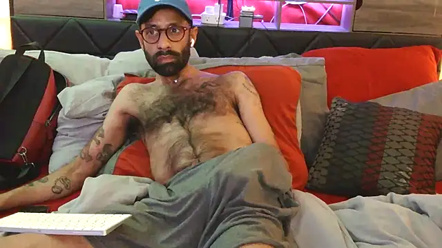 LilBrownPKB online show from December 2025 08:44:02 PM